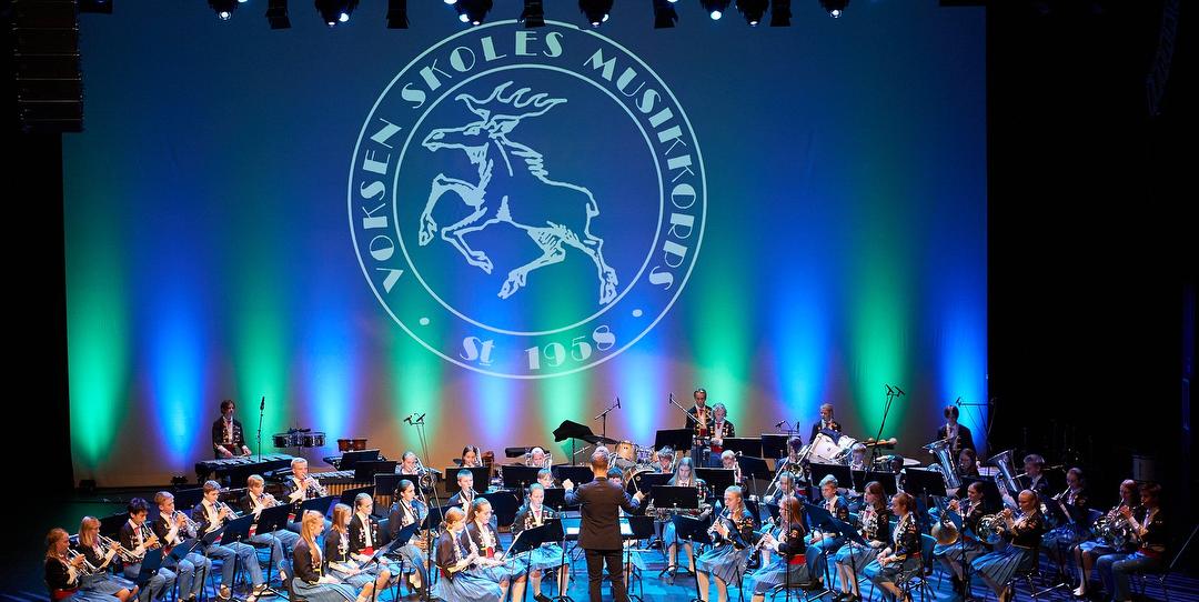Bilde/illustrasjon om Voksen skoles musikkorps